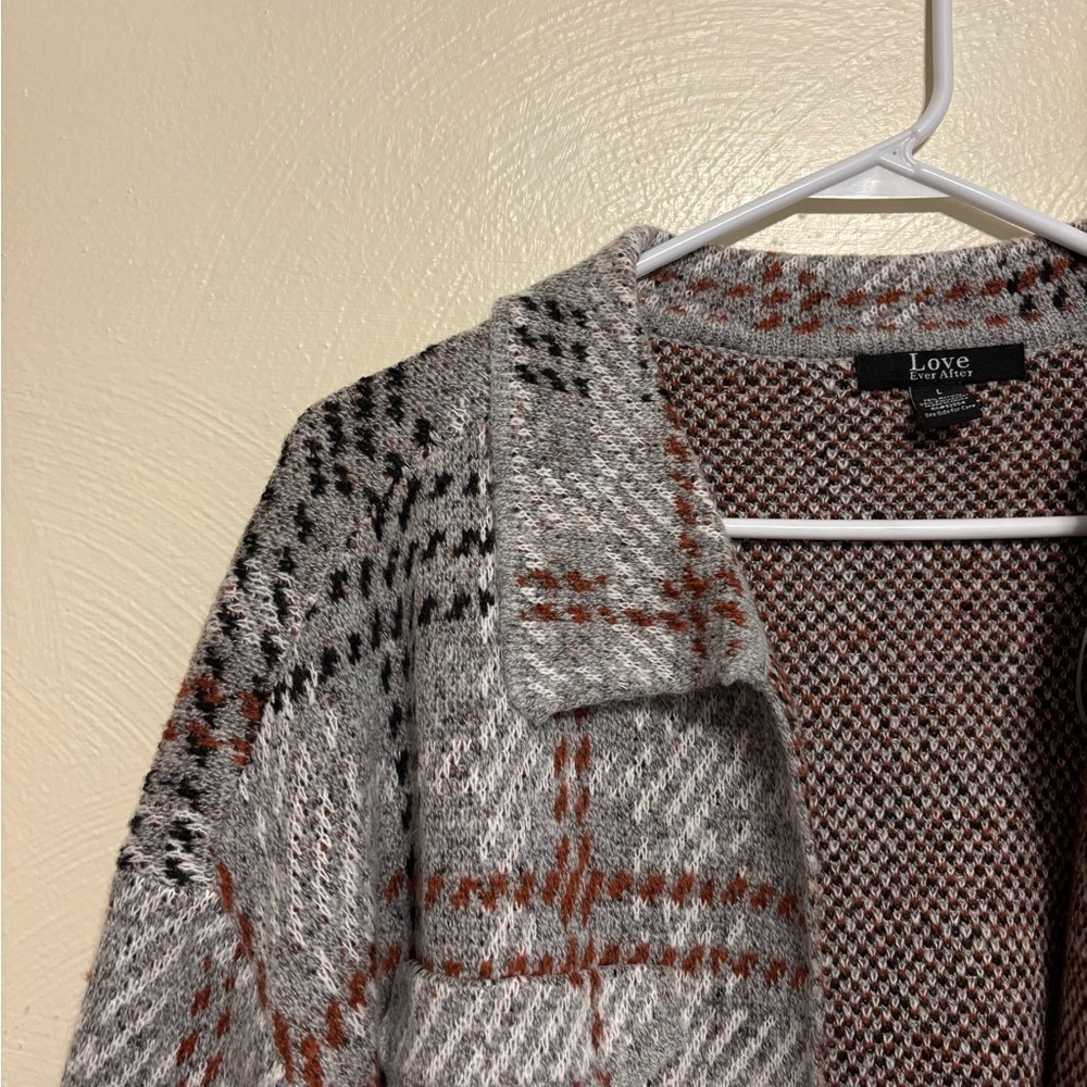 Elegant Plaid Blazer in Gray and Black - Picture 6 of 8